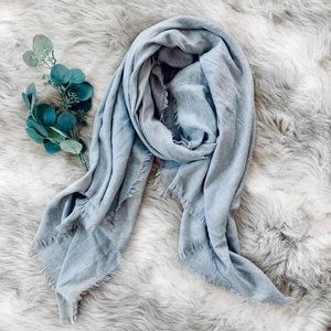 🌿 H&M Heather Gray Plush Scarf 🌿